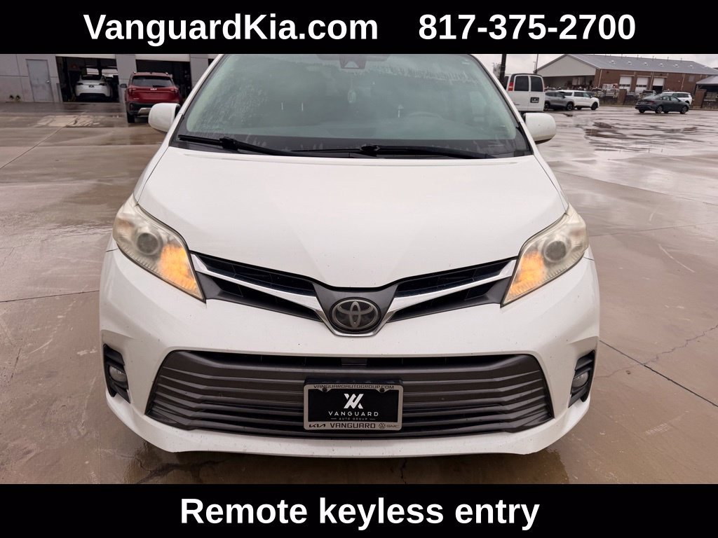 Used 2018 Toyota Sienna XLE Premium FWD image 7