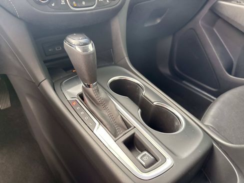 Used 2021 Chevrolet Equinox Premier FWD image 25