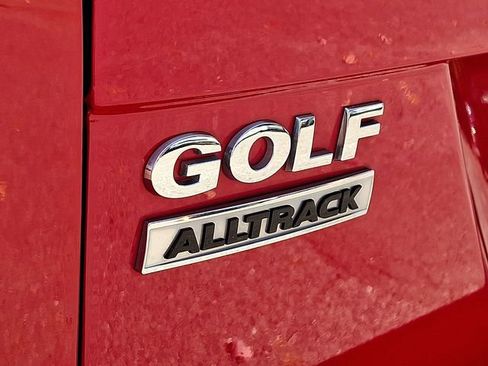 Certified 2019 Volkswagen Golf Alltrack S image 31