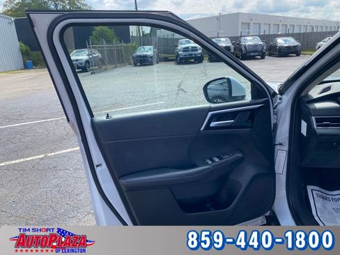 Used 2023 Mitsubishi Outlander SE image 19