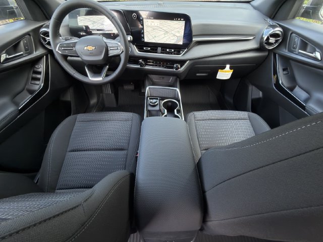 New 2027 Chevrolet Equinox LT w/ LPO, Floor Liner Package FWD image 8