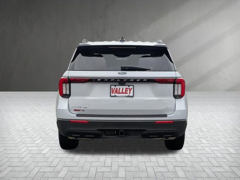 New 2026 Ford Explorer Active image 7