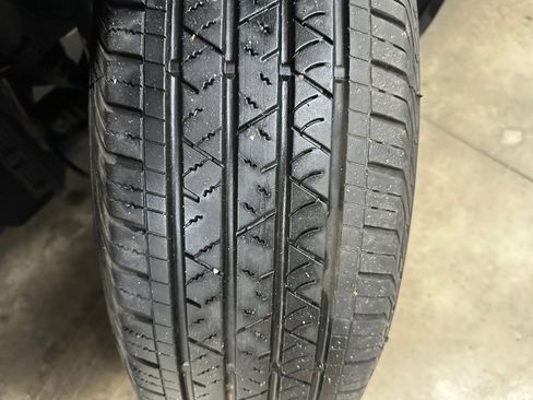 Certified 2023 GMC Acadia SLE w/ Driver Convenience Package image 38