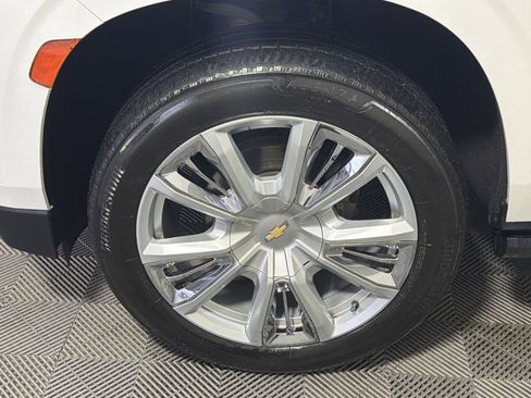 Used 2021 Chevrolet Suburban High Country image 12