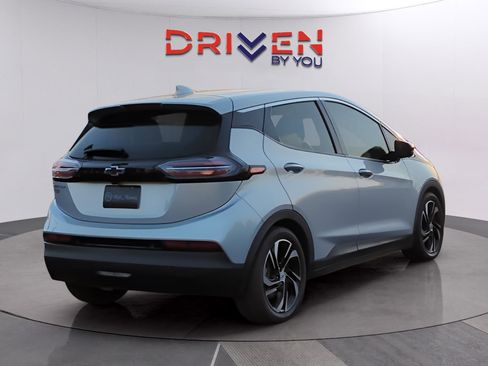 Used 2022 Chevrolet Bolt LT w/ Infotainment Package image 5