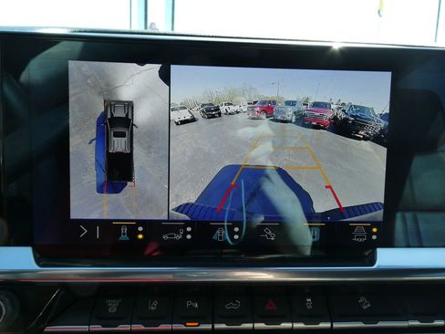 Used 2024 Chevrolet Silverado 3500 High Country w/ High Country Premium Package image 32