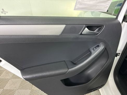 Used 2018 Volkswagen Jetta S w/ Cold Weather Package image 22