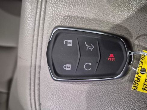 Used 2023 Cadillac XT4 Luxury w/ Cold Weather Package image 25