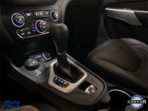 Used 2017 Jeep Cherokee Overland w/ Technology Group image 47