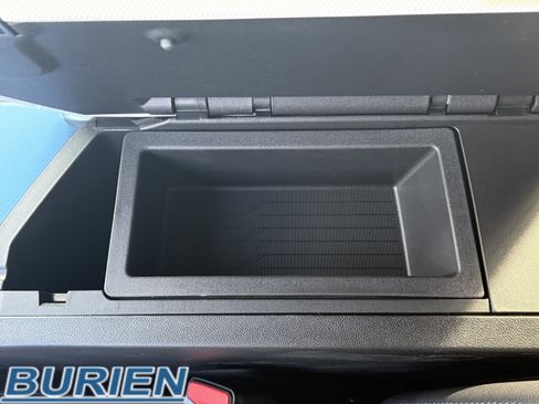 New 2026 Chevrolet Equinox EV LT image 19