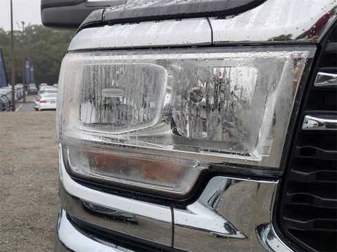 Used 2024 RAM 2500 Big Horn w/ Level 2 Equipment Group image 9