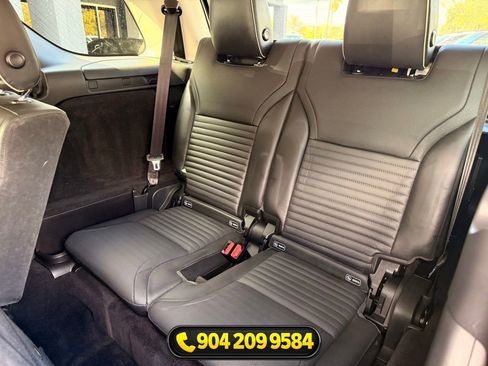 Used 2017 Land Rover Discovery HSE image 27