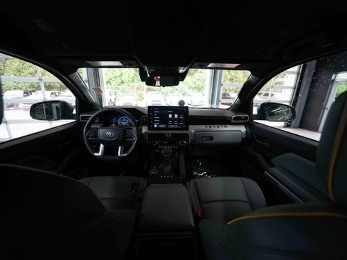 Used 2025 Toyota Tacoma 4x4 Double Cab Hybrid image 19