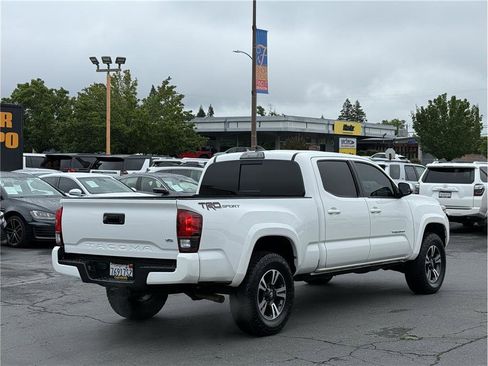 Used 2019 Toyota Tacoma TRD Sport RWD image 8