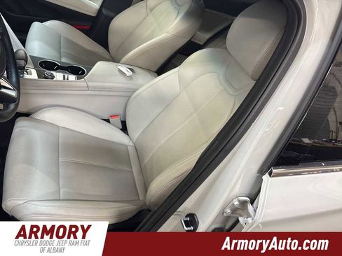 Used 2024 Genesis G70 2.5T image 10