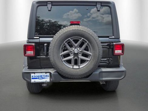 Used 2025 Jeep Wrangler Unlimited Sport AWD/4WD image 4