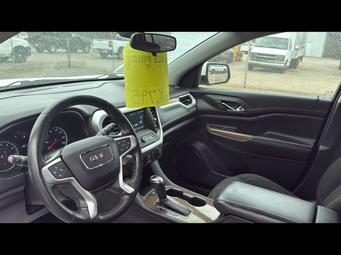 Used 2019 GMC Acadia SLE image 9