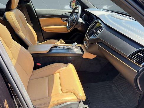 Certified 2023 Volvo XC90 B6 Ultimate w/ Lounge Package AWD/4WD image 30