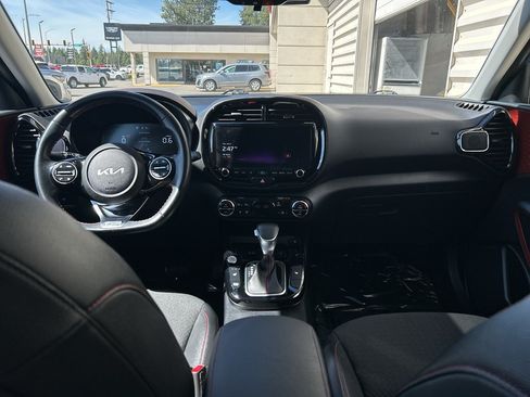 Used 2024 Kia Soul GT-Line w/ Option Group 020 FWD image 16