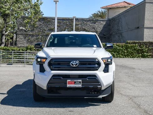 Used 2024 Toyota Tacoma SR image 2