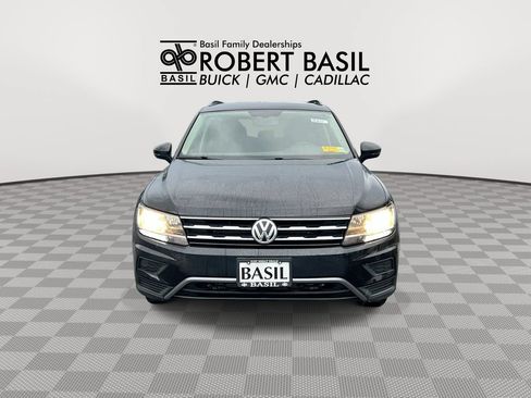 Used 2020 Volkswagen Tiguan SE w/ Panoramic Sunroof Package AWD/4WD image 3