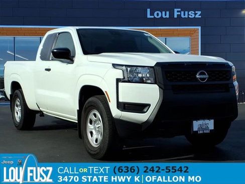 Used 2025 Nissan Frontier S AWD/4WD image 1