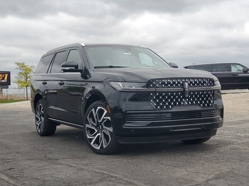 New 2026 Lincoln Navigator Black Label AWD/4WD image 1