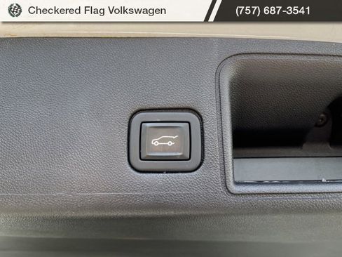 Used 2024 GMC Terrain AT4 image 16