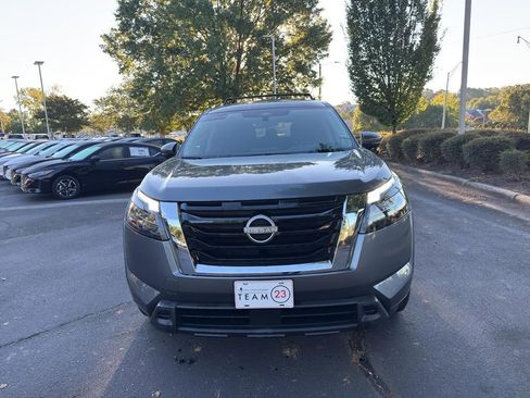 Certified 2024 Nissan Pathfinder SV image 2