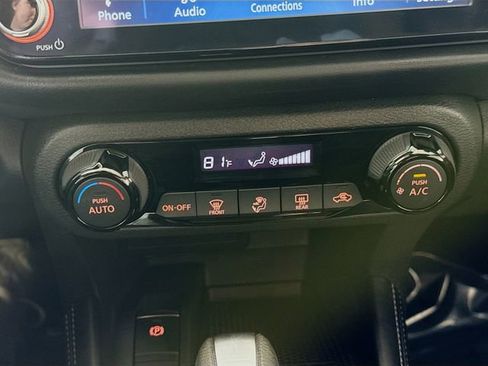 Used 2024 Nissan Kicks SR image 15