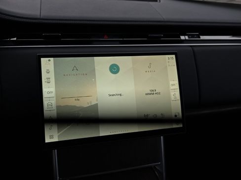 New 2025 Land Rover Range Rover SE image 25