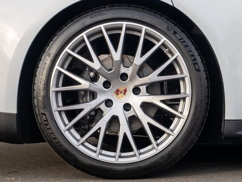 New 2026 Porsche Panamera 4 image 14