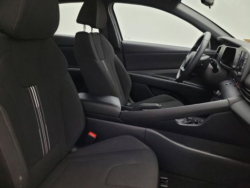 Used 2025 Hyundai Elantra Sport FWD image 21