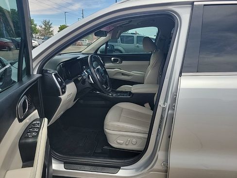 Used 2022 Kia Sorento S FWD image 10