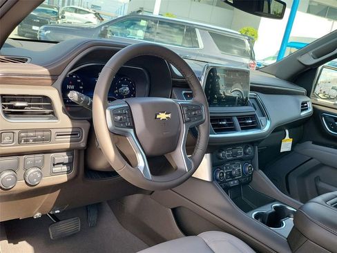Used 2024 Chevrolet Tahoe LT w/ Luxury Package RWD image 2