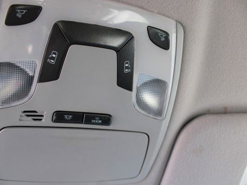 Used 2013 Toyota Sienna LE image 34