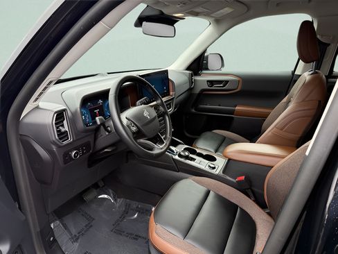 Used 2025 Ford Bronco Sport Outer Banks w/ Outer Banks Tech Package+ AWD/4WD image 4