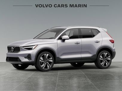 New 2025 Volvo XC40 B5 Ultra w/ Climate Package