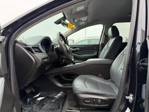 Used 2020 Buick Enclave Essence image 14