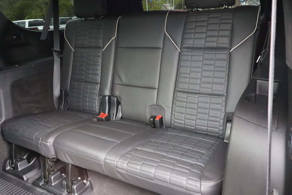 Used 2024 Cadillac Escalade ESV V AWD/4WD image 31
