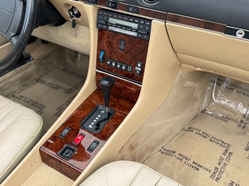 Used 1987 Mercedes-Benz 560 SL image 25