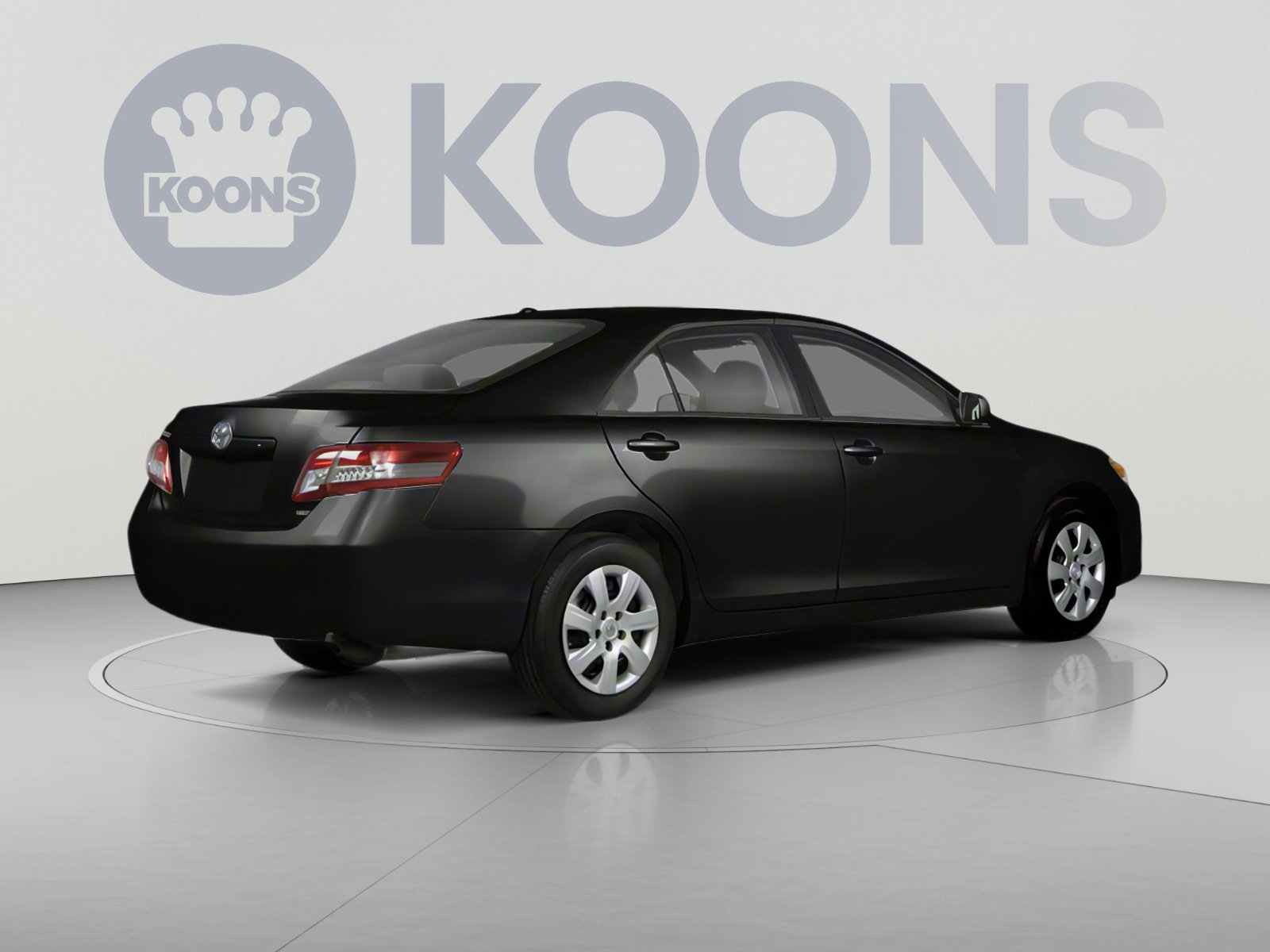 Used 2010 Toyota Camry LE FWD image 2