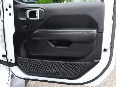 Used 2021 Jeep Gladiator Overland w/ LED Lighting Group image 37