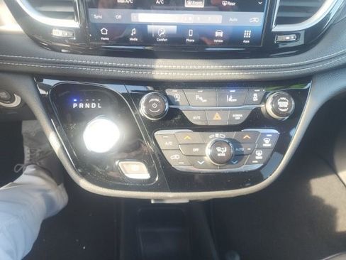 New 2026 Chrysler Pacifica Select w/ S Appearance Package image 6