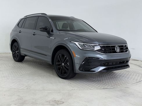 Used 2022 Volkswagen Tiguan SE R-Line AWD/4WD image 7