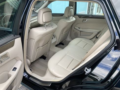 Used 2014 Mercedes-Benz E 350 4MATIC Wagon image 17