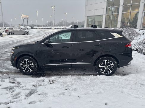 Used 2023 Kia Sportage EX image 8