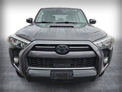 Used 2020 Toyota 4Runner 4WD image 2