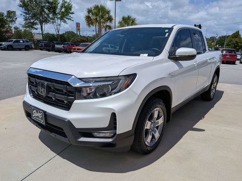 Certified 2025 Honda Ridgeline RTL image 4