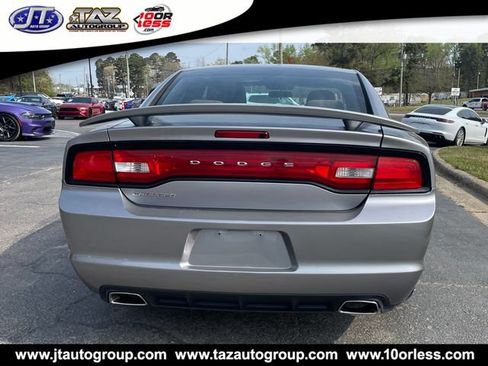 Used 2014 Dodge Charger SE RWD image 4